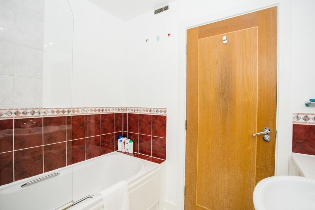 1 Bedroom Apartment On The Riverbank Near St Paul'S London Kültér fotó
