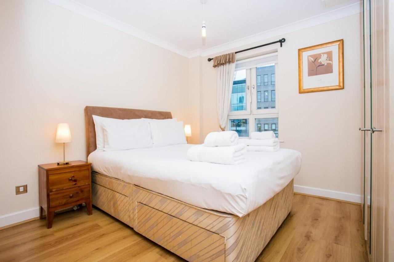 1 Bedroom Apartment On The Riverbank Near St Paul'S London Kültér fotó
