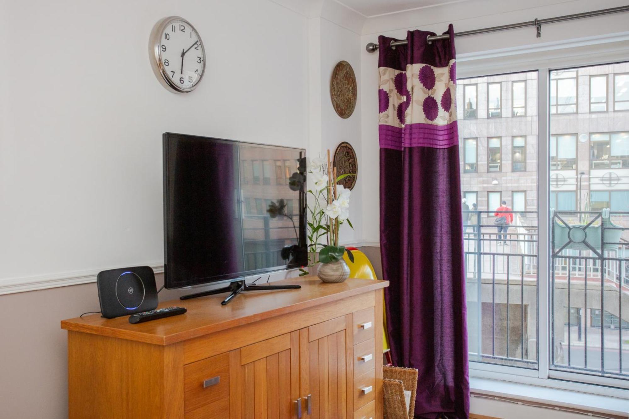 1 Bedroom Apartment On The Riverbank Near St Paul'S London Kültér fotó