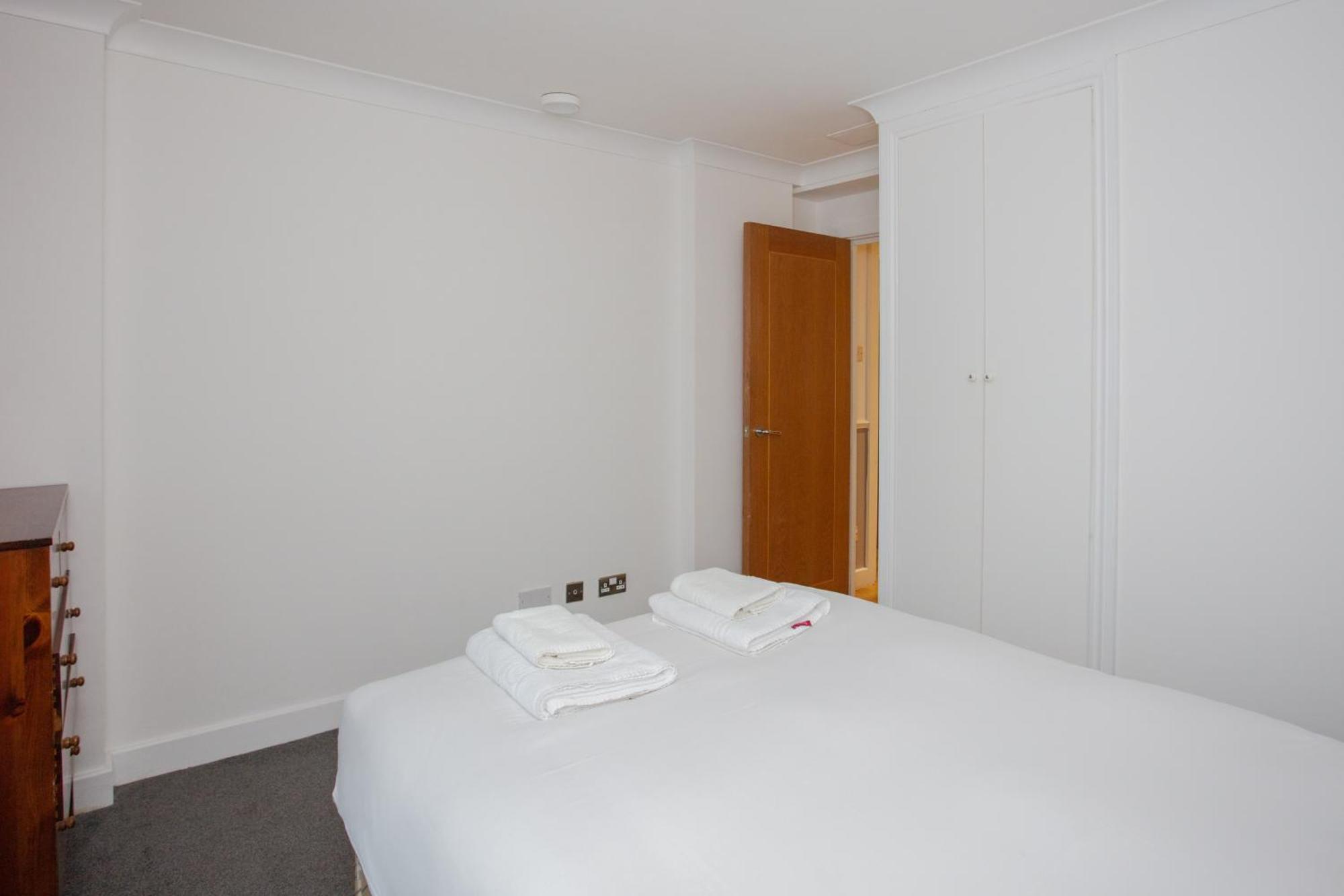 1 Bedroom Apartment On The Riverbank Near St Paul'S London Kültér fotó